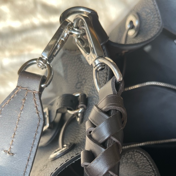 Authentic Louis Vuitton Muria Bucket Bag in Black Mahina Leather - Excel. Cond. - Picture 7 of 10